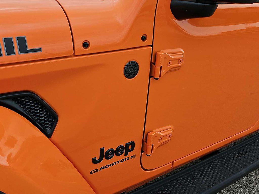 new 2025 Jeep Gladiator car, priced at $49,250