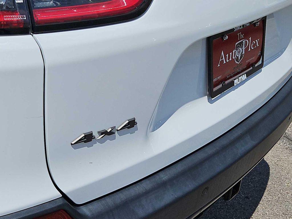 used 2019 Jeep Cherokee car, priced at $19,717