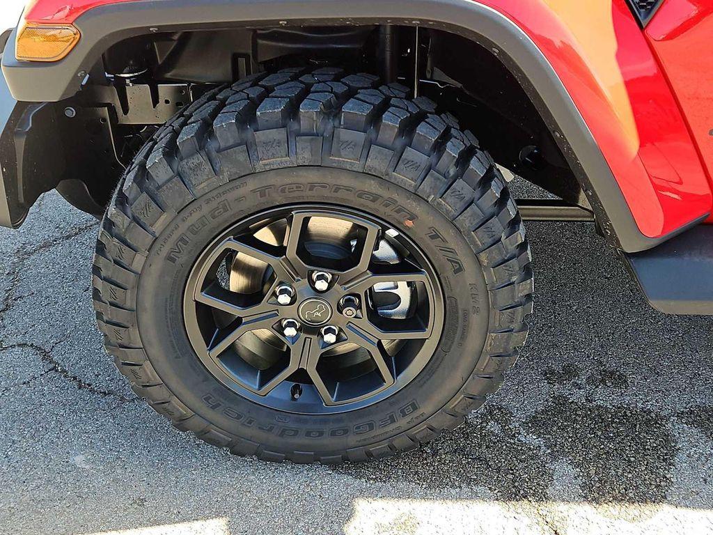 new 2025 Jeep Gladiator car, priced at $48,950