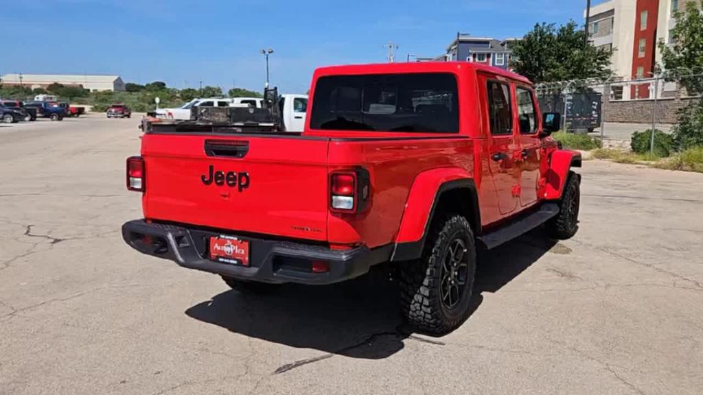 new 2025 Jeep Gladiator car, priced at $48,950