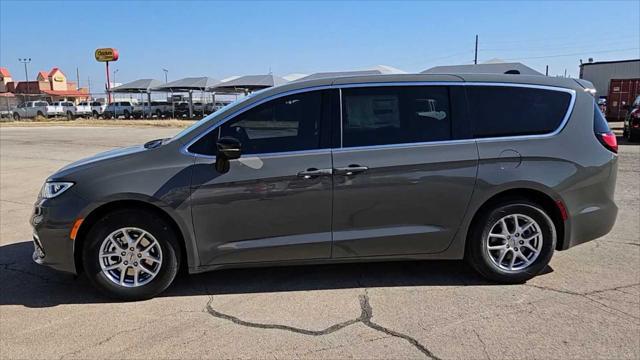 new 2025 Chrysler Pacifica car, priced at $44,640