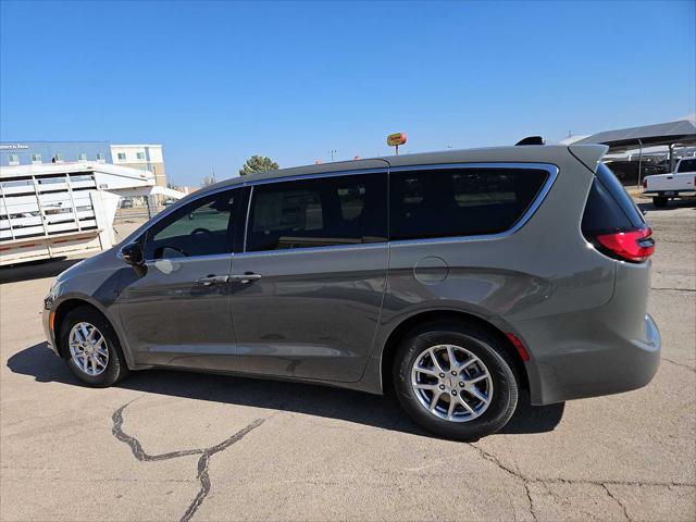 new 2025 Chrysler Pacifica car, priced at $44,640