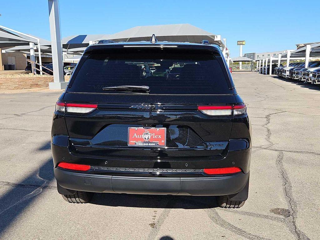 new 2025 Jeep Grand Cherokee car, priced at $45,910
