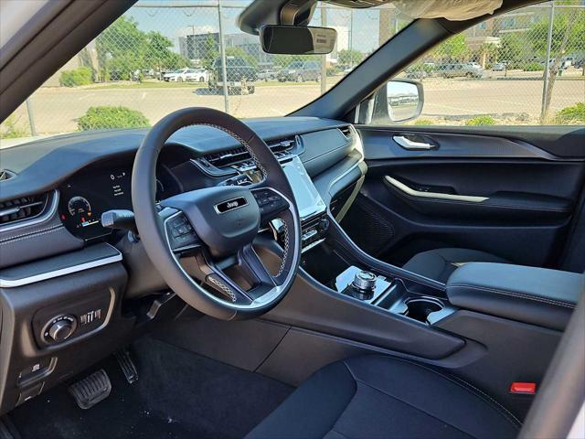 new 2025 Jeep Grand Cherokee car, priced at $39,030