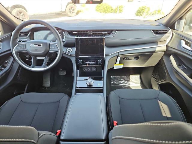 new 2025 Jeep Grand Cherokee car, priced at $39,030