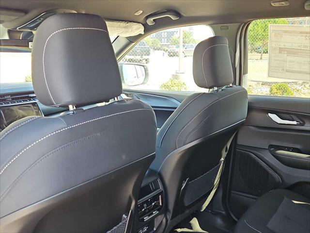 new 2025 Jeep Grand Cherokee car, priced at $39,030