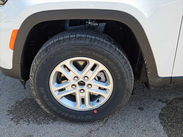 new 2025 Jeep Grand Cherokee car, priced at $39,030