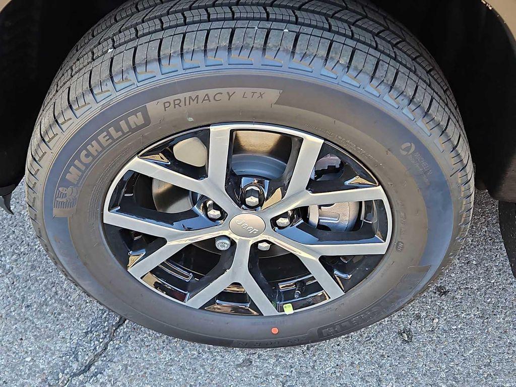 new 2025 Jeep Grand Cherokee L car, priced at $46,035