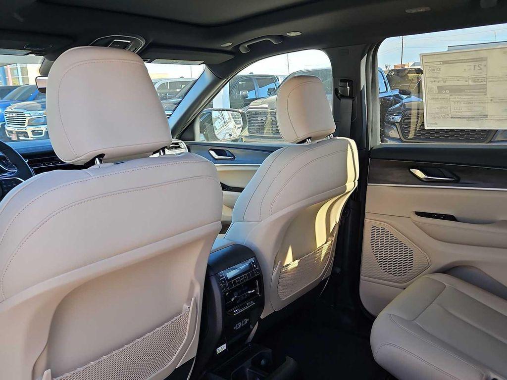 new 2025 Jeep Grand Cherokee L car, priced at $46,035