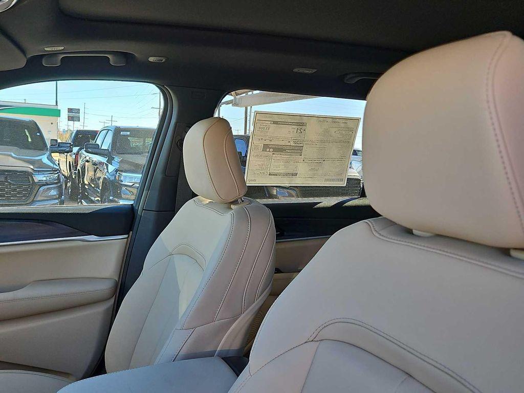 new 2025 Jeep Grand Cherokee L car, priced at $46,035