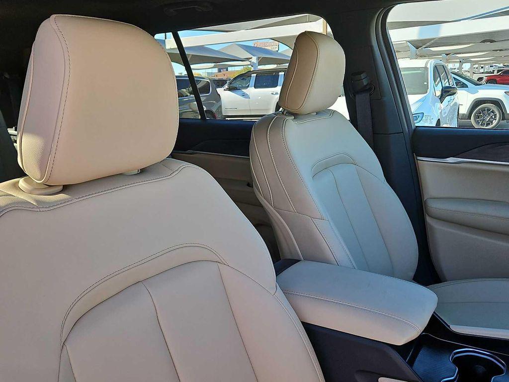 new 2025 Jeep Grand Cherokee L car, priced at $46,035