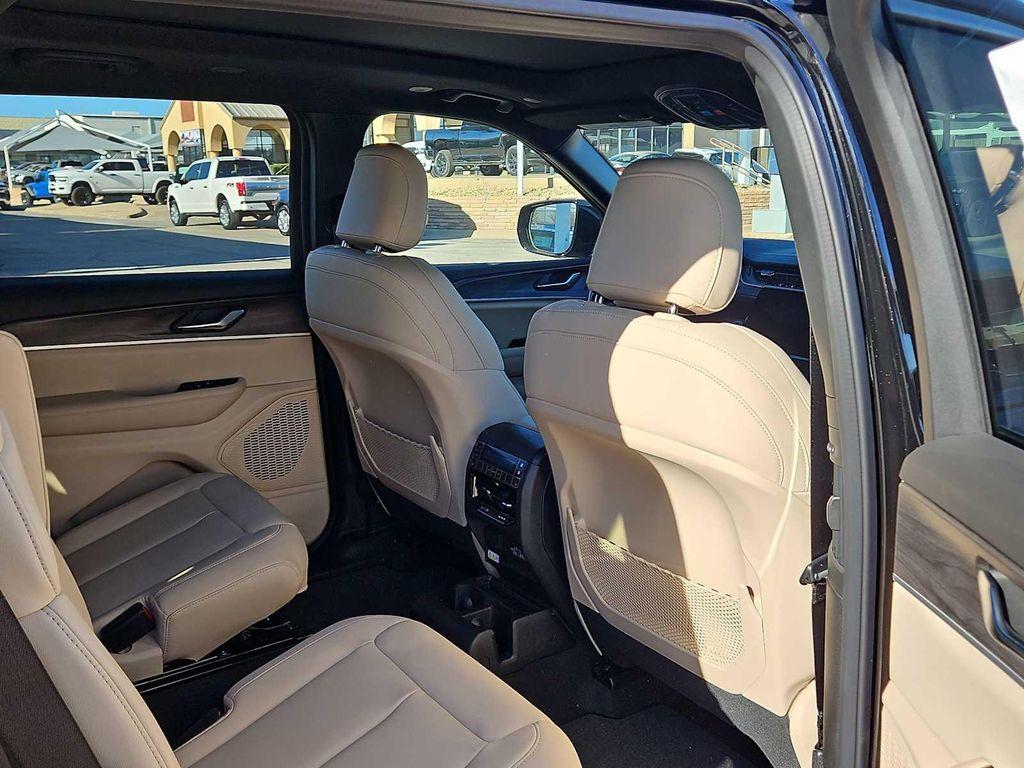 new 2025 Jeep Grand Cherokee L car, priced at $46,035