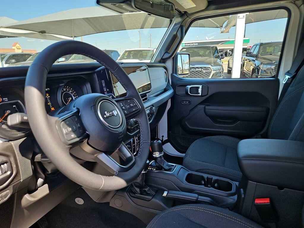 new 2025 Jeep Wrangler car, priced at $46,250