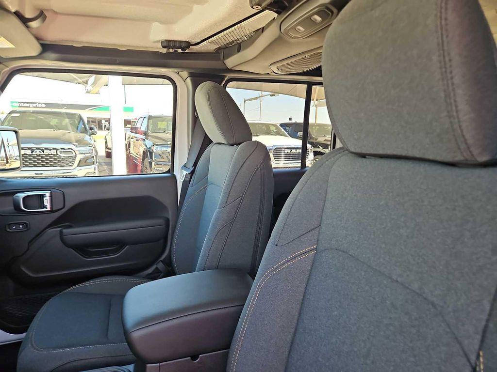 new 2025 Jeep Wrangler car, priced at $46,250