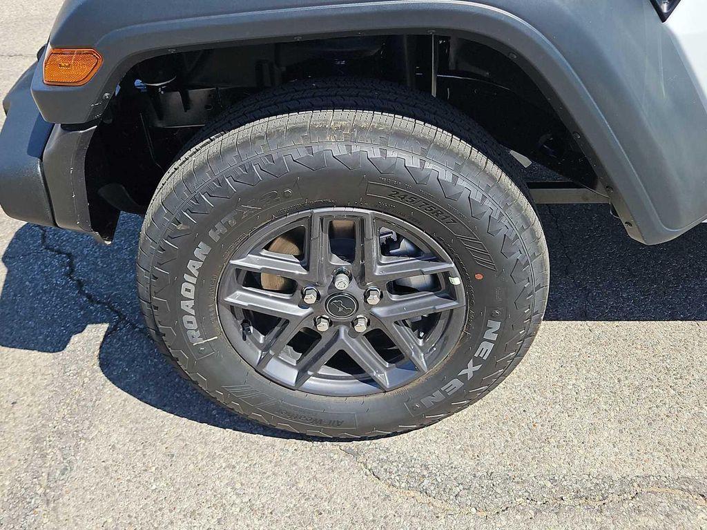new 2025 Jeep Wrangler car, priced at $46,250