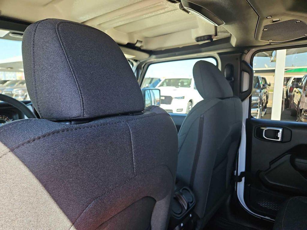 new 2025 Jeep Wrangler car, priced at $46,250