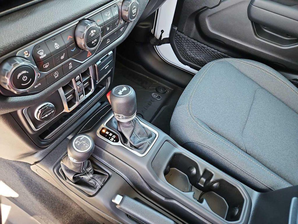 new 2025 Jeep Wrangler car, priced at $46,250