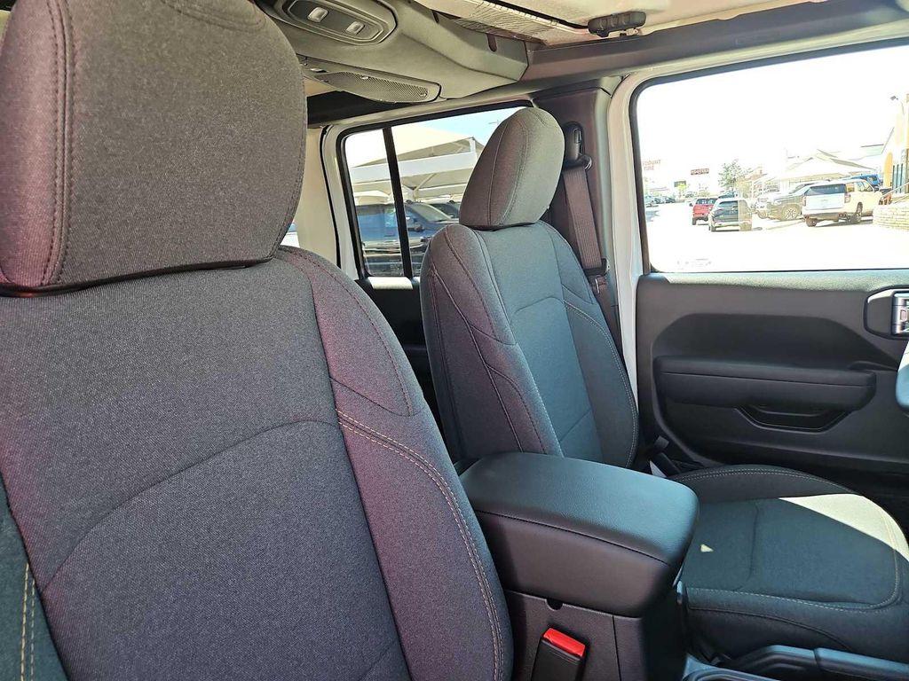new 2025 Jeep Wrangler car, priced at $46,250