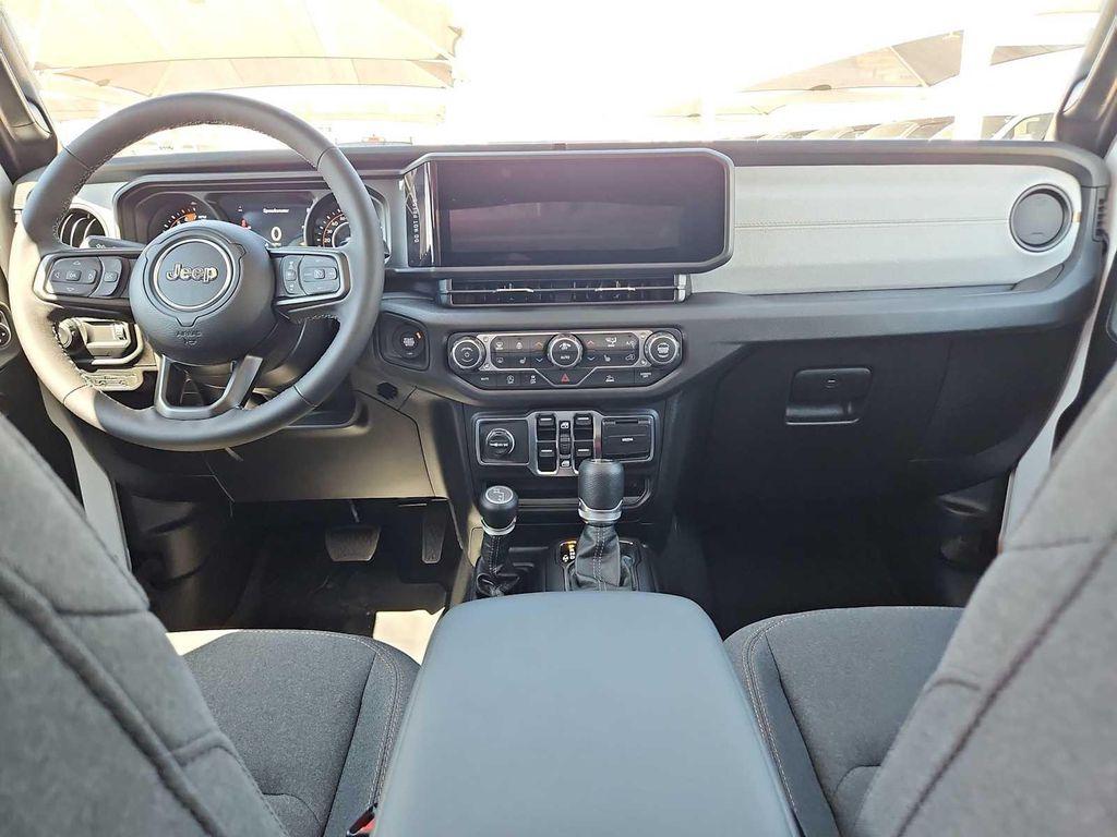 new 2025 Jeep Wrangler car, priced at $46,250