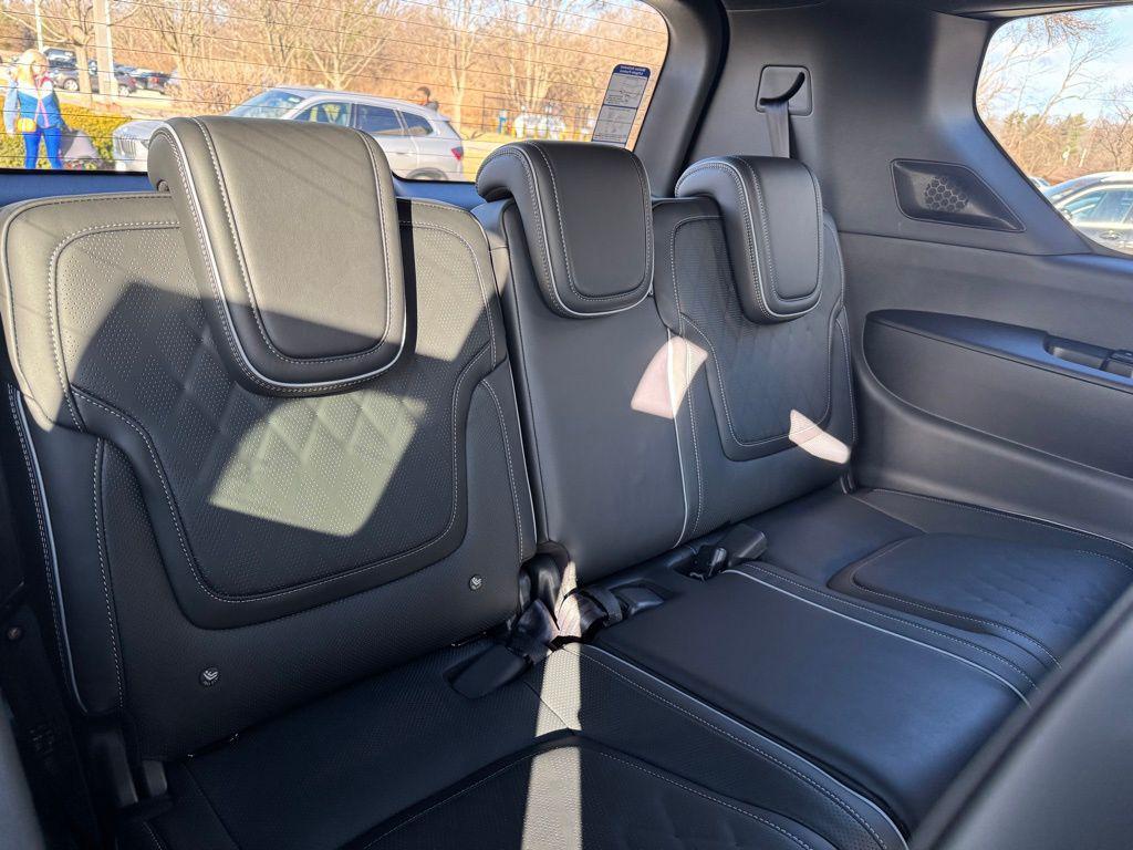 new 2025 INFINITI QX80 car, priced at $113,850