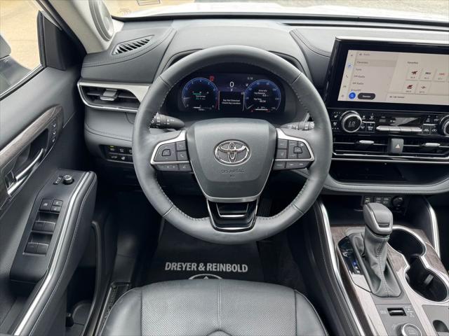 used 2024 Toyota Highlander car, priced at $47,600