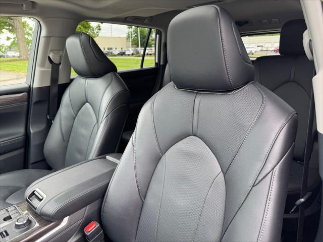 used 2024 Toyota Highlander car, priced at $47,600