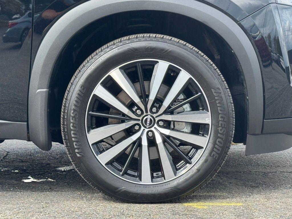 used 2025 Nissan Pathfinder car, priced at $46,300