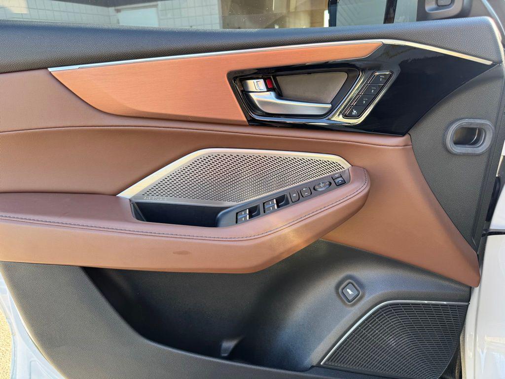 used 2023 Acura MDX car, priced at $32,600