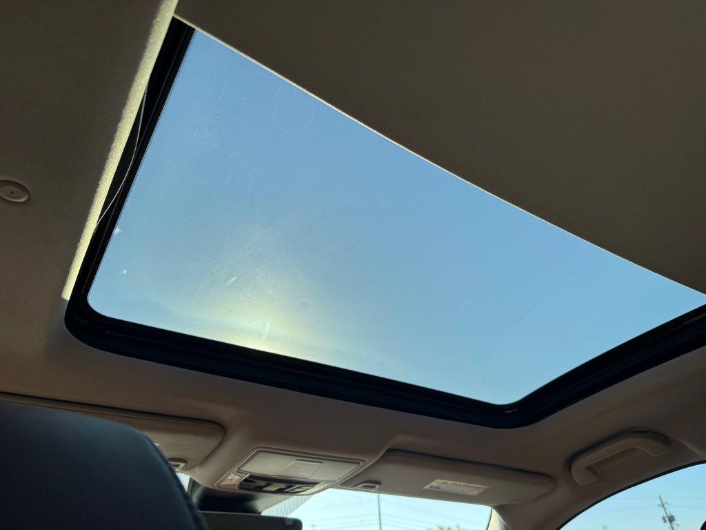 used 2023 Acura MDX car, priced at $32,600