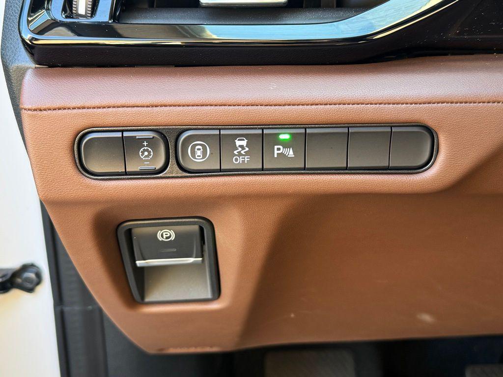 used 2023 Acura MDX car, priced at $32,600