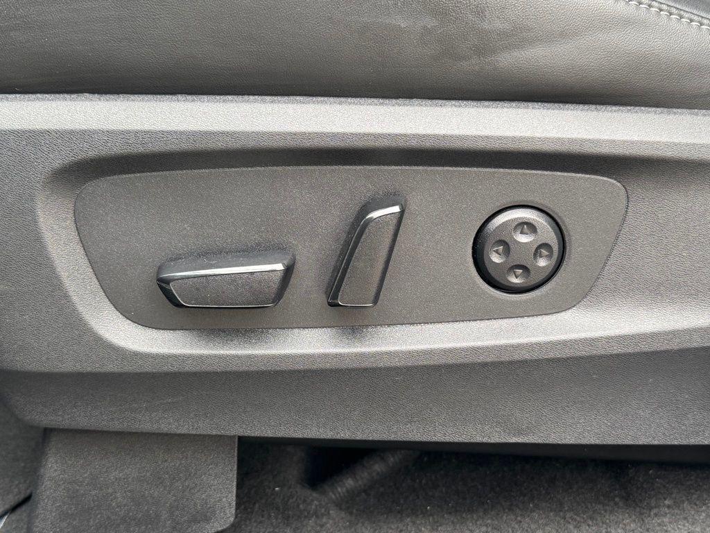 used 2025 INFINITI QX60 car, priced at $49,700