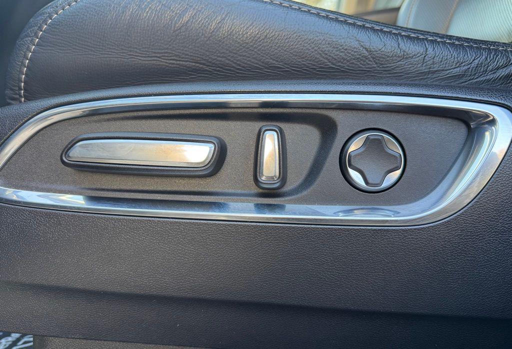 used 2020 Acura MDX car, priced at $26,499