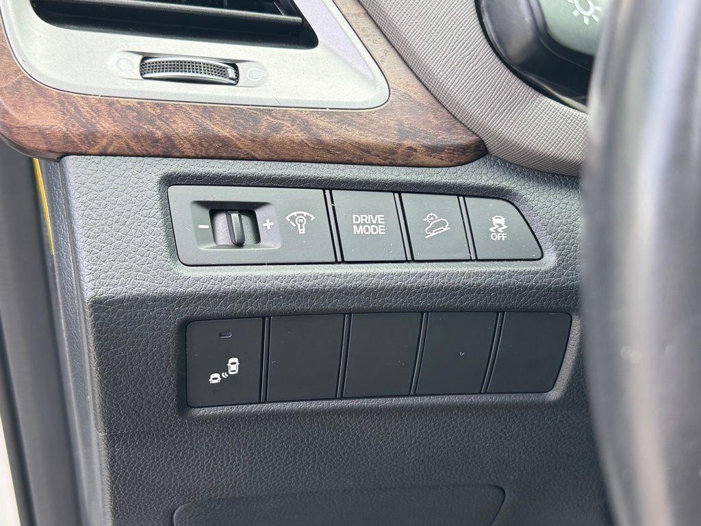 used 2017 Hyundai Santa Fe car, priced at $11,500