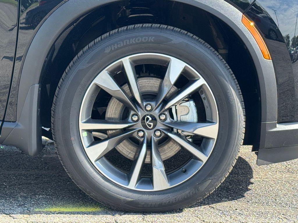 new 2025 INFINITI QX60 car, priced at $52,080