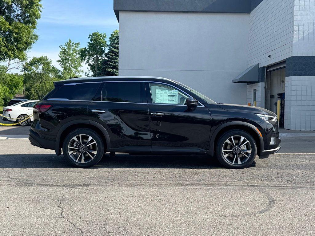 new 2025 INFINITI QX60 car, priced at $52,080