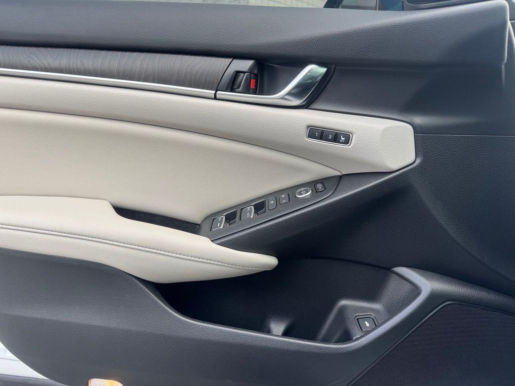 used 2022 Honda Accord Hybrid car, priced at $30,999