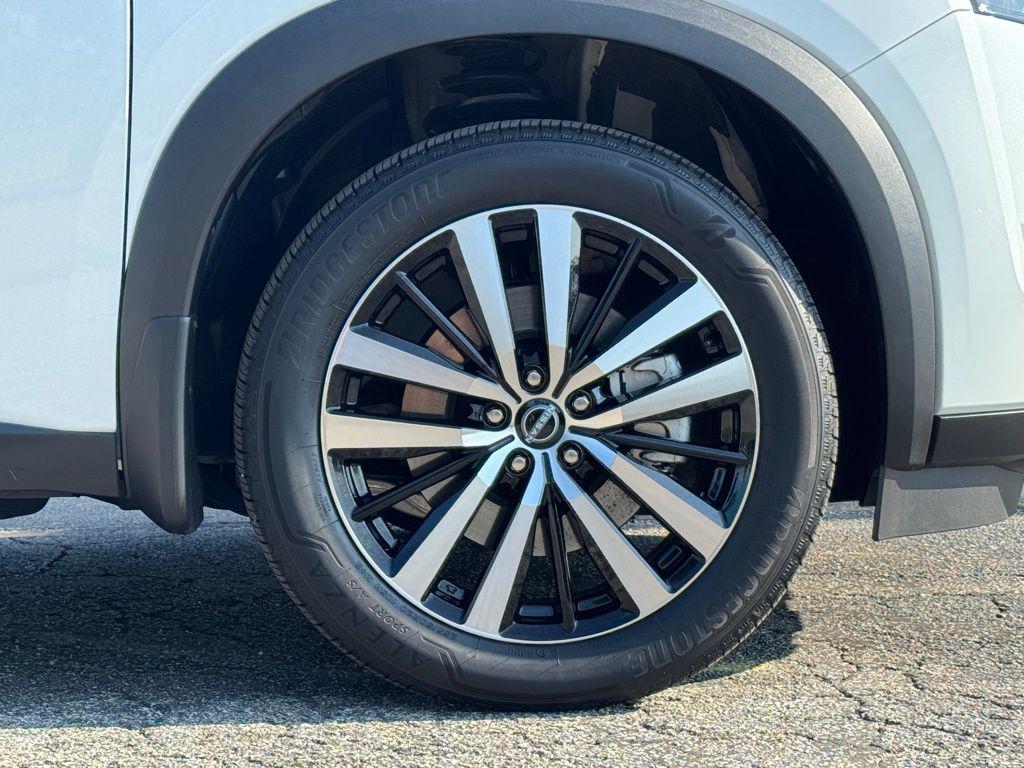 used 2025 Nissan Pathfinder car, priced at $45,600