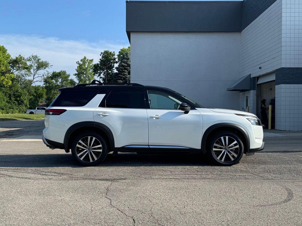 used 2025 Nissan Pathfinder car, priced at $45,600