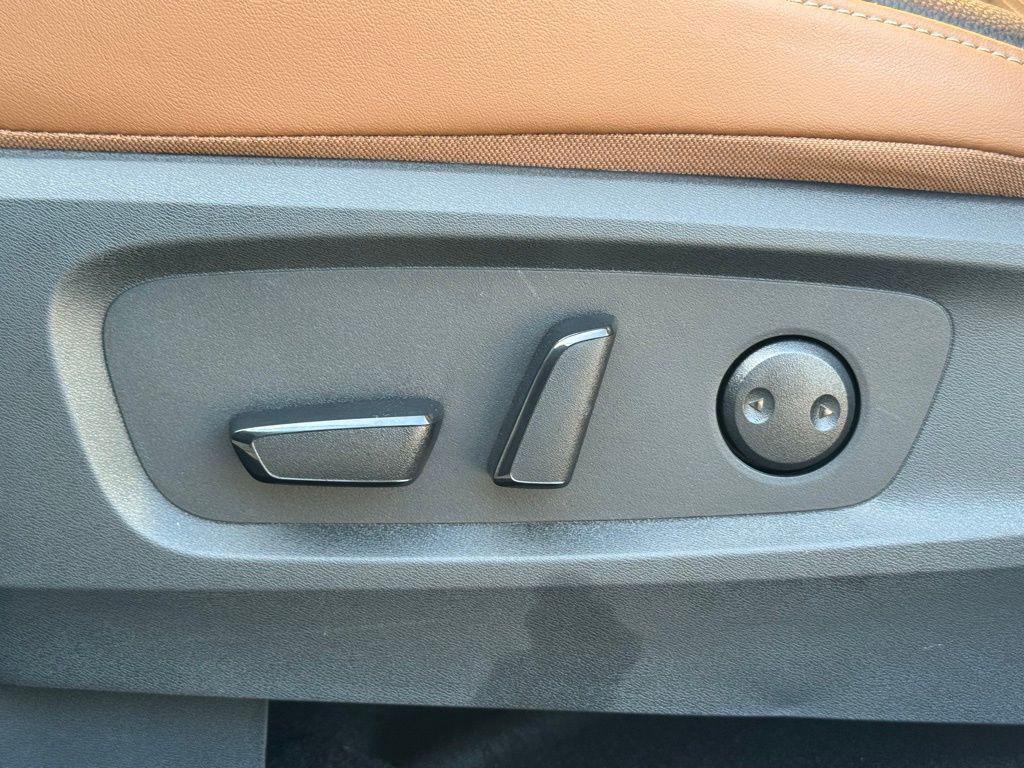 used 2025 Nissan Pathfinder car, priced at $45,600