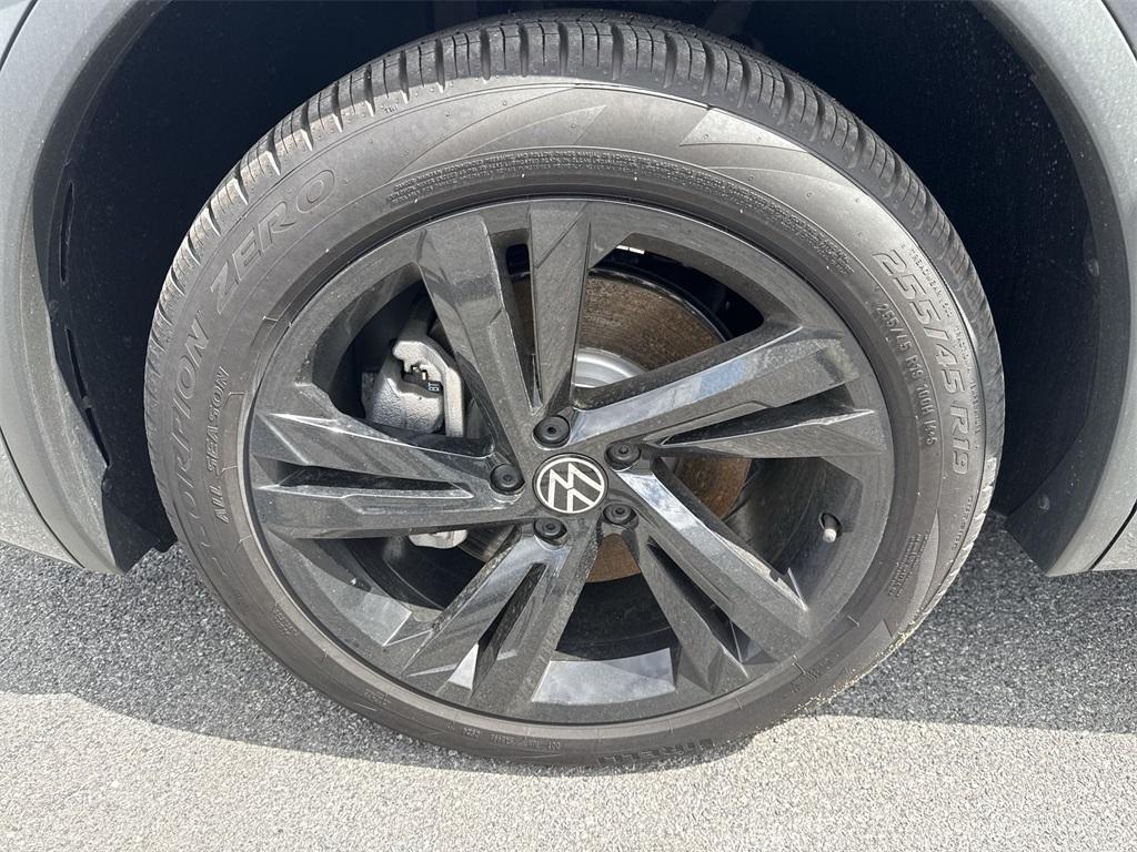 new 2024 Volkswagen Tiguan car, priced at $37,639