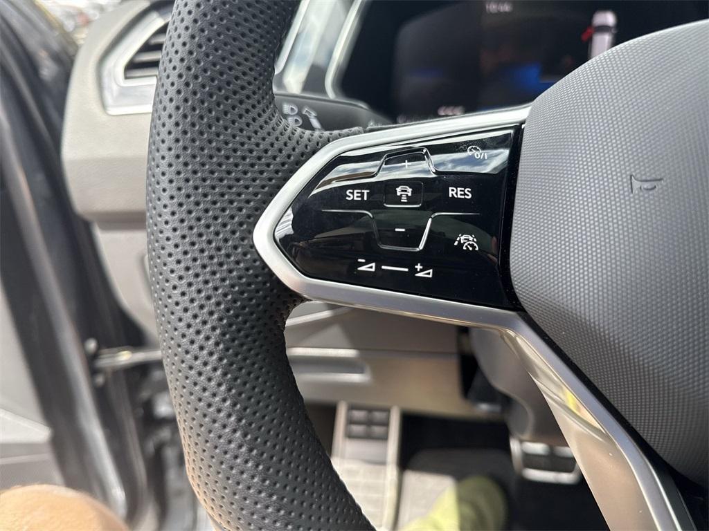 new 2024 Volkswagen Tiguan car, priced at $37,639