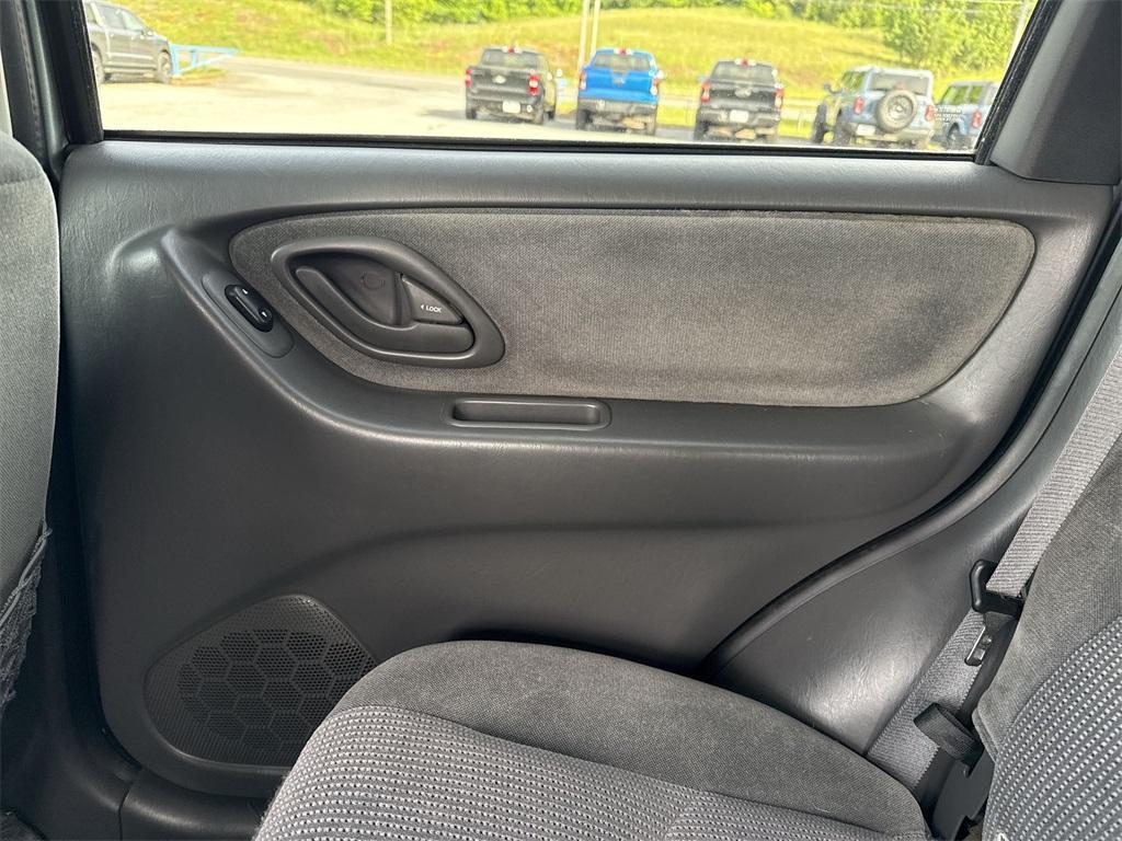 used 2003 Mazda Tribute car, priced at $5,800