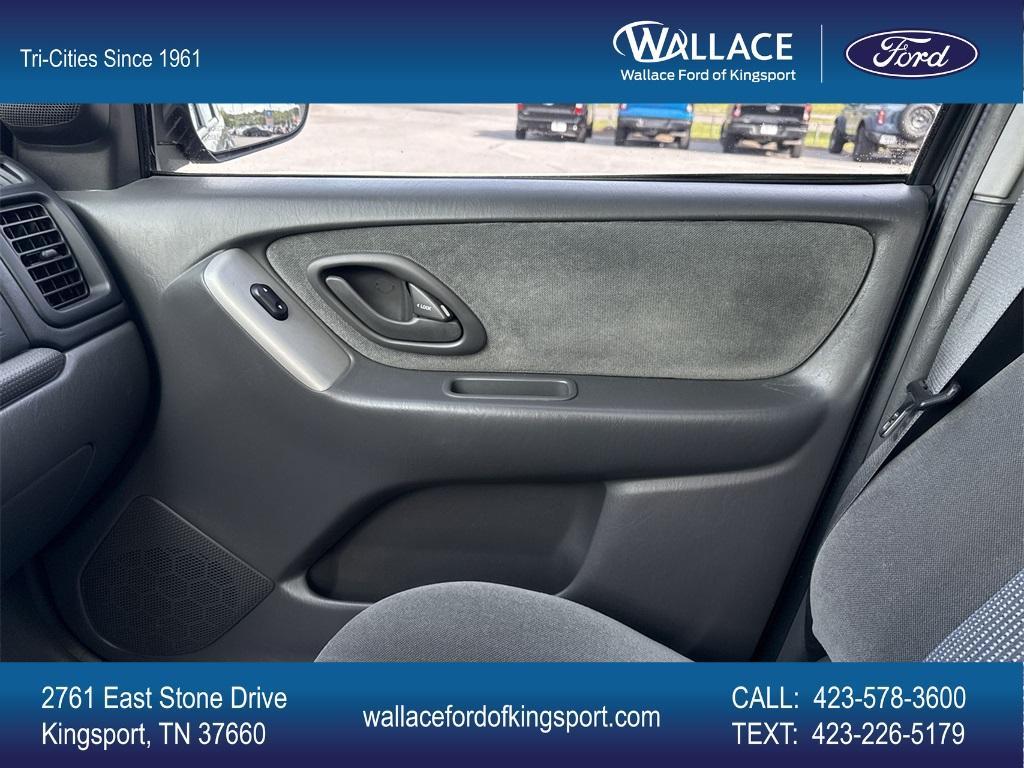 used 2003 Mazda Tribute car, priced at $5,890