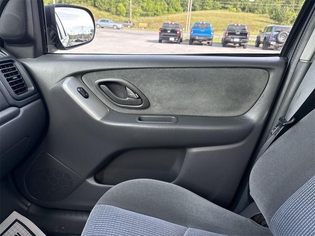 used 2003 Mazda Tribute car, priced at $5,800