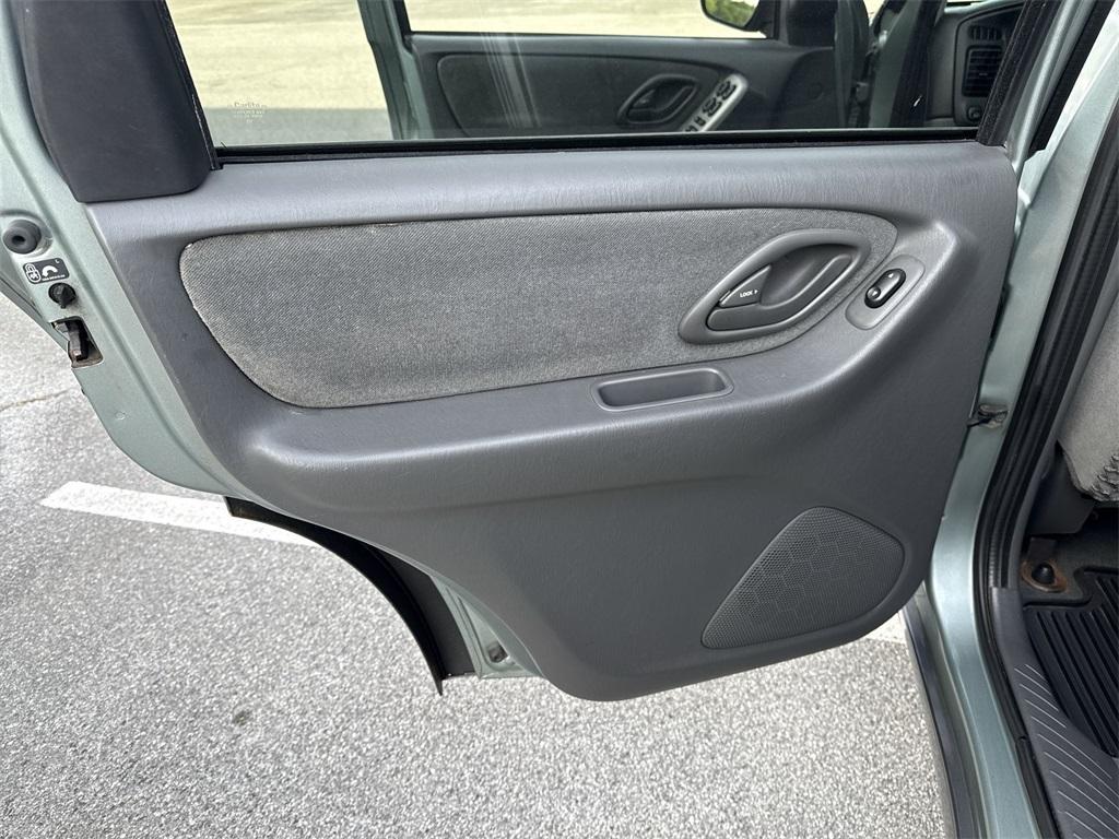 used 2003 Mazda Tribute car, priced at $5,800