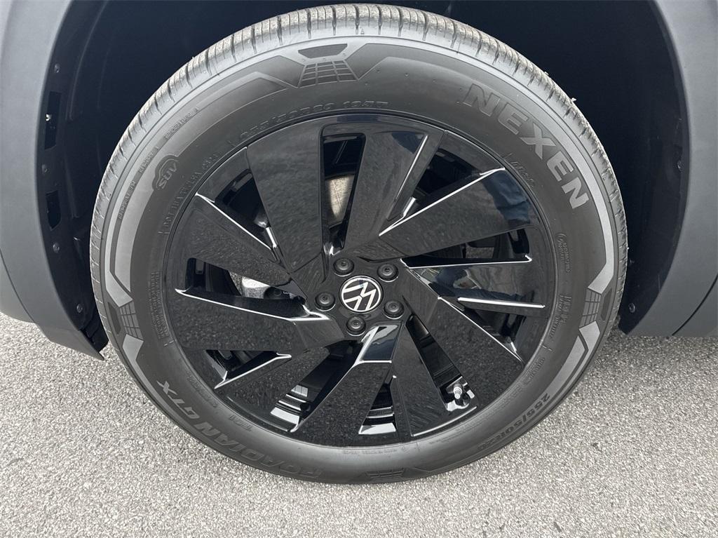 new 2025 Volkswagen Atlas car, priced at $46,967