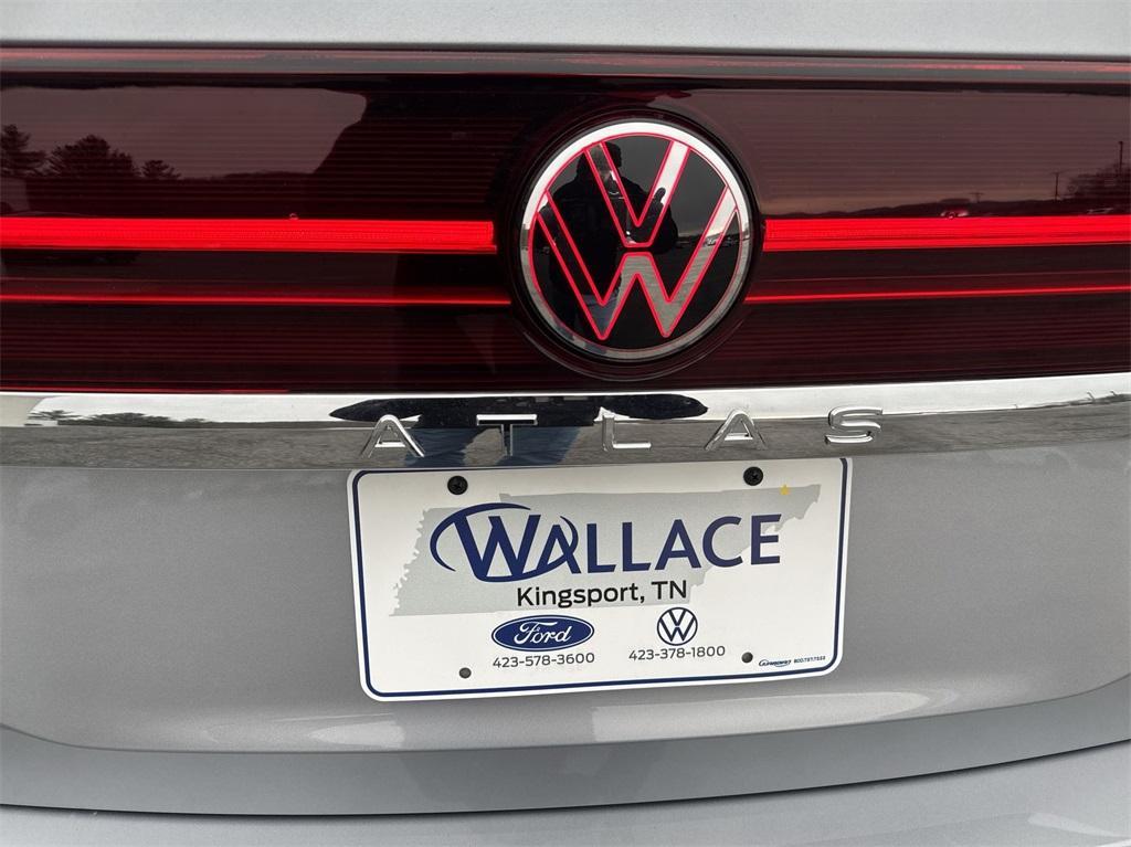 new 2025 Volkswagen Atlas car, priced at $46,967