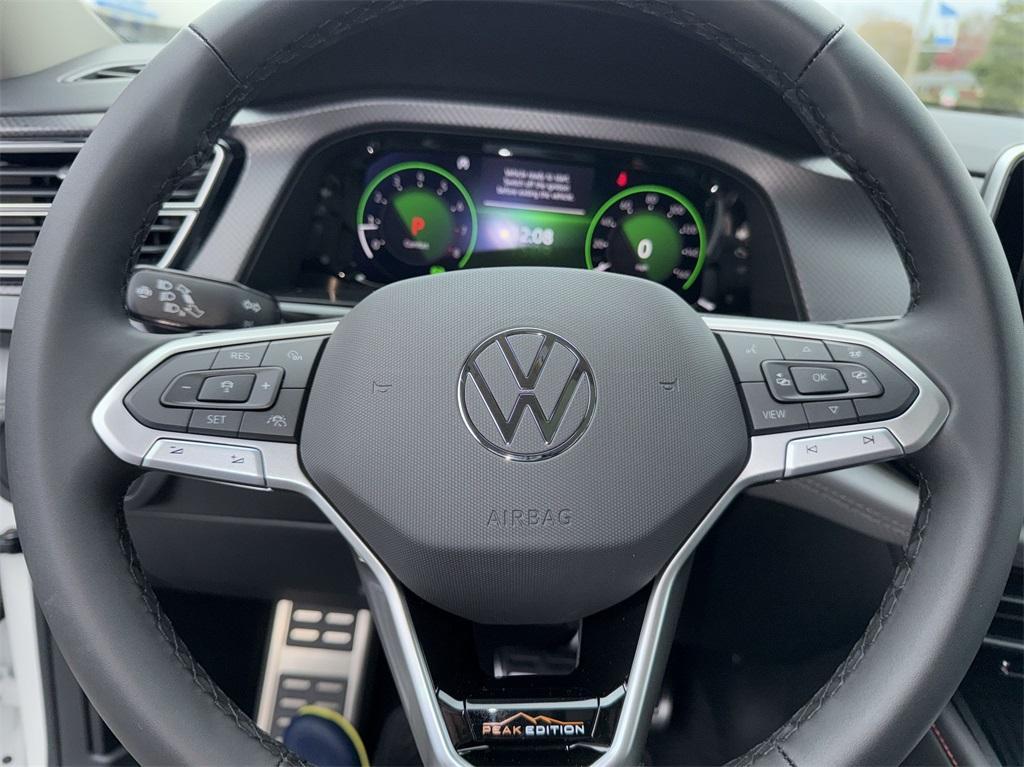 new 2025 Volkswagen Atlas car, priced at $49,120