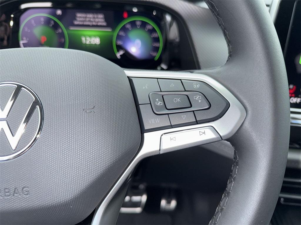 new 2025 Volkswagen Atlas car, priced at $49,120