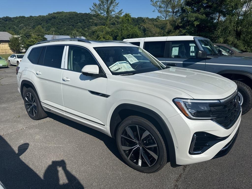 new 2025 Volkswagen Atlas car, priced at $56,355
